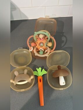Set of 4 baby teether
